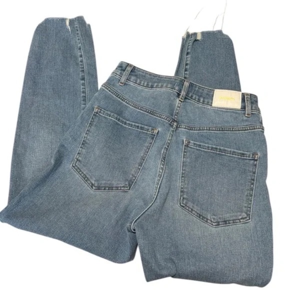 Curvy Super High Waisted Ripped Hem Slim Jeans size 4 R - Picture 2 of 10